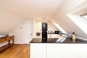 JOIVY Modern flats near Edinburgh Castle