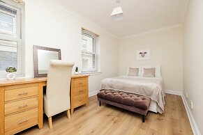 JOIVY Modern flats near Edinburgh Castle