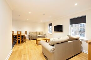 JOIVY Modern flats near Edinburgh Castle