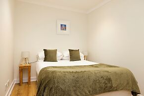 JOIVY Modern flats near Edinburgh Castle