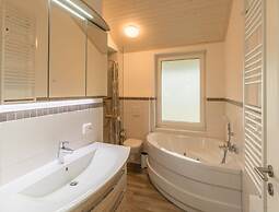 Ferienhaus mit Sauna im Ferienpark Mirow