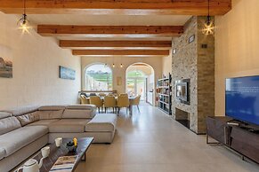 Solaris Gozitan Villa with Pool