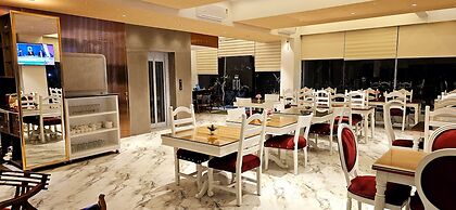 White Maple Hotel