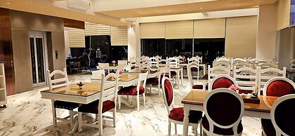 White Maple Hotel
