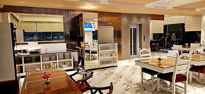 White Maple Hotel