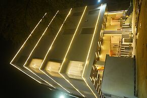 White Maple Hotel