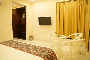 White Maple Hotel