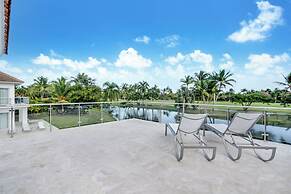 Lake View Cocotal Villa - Jacuzzi &Pool