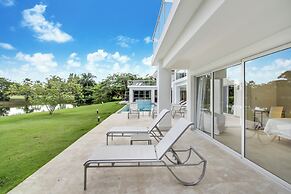 Lake View Cocotal Villa - Jacuzzi &Pool
