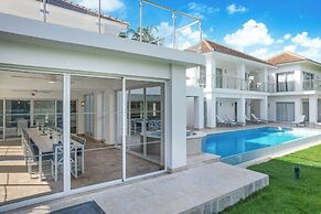 Lake View Cocotal Villa - Jacuzzi &Pool