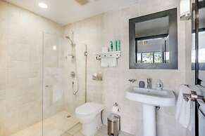Lake View Cocotal Villa - Jacuzzi &Pool