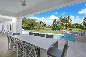 Lake View Cocotal Villa - Jacuzzi &Pool