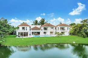 Lake View Cocotal Villa - Jacuzzi &Pool