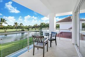 Lake View Cocotal Villa - Jacuzzi &Pool