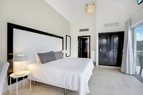 Lake View Cocotal Villa - Jacuzzi &Pool