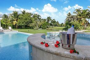 Lake View Cocotal Villa - Jacuzzi &Pool