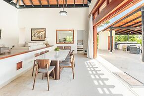 3BR Villa With Tropical Style BBQ Private Pool
