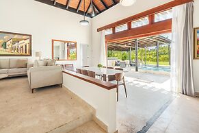 3BR Villa With Tropical Style BBQ Private Pool