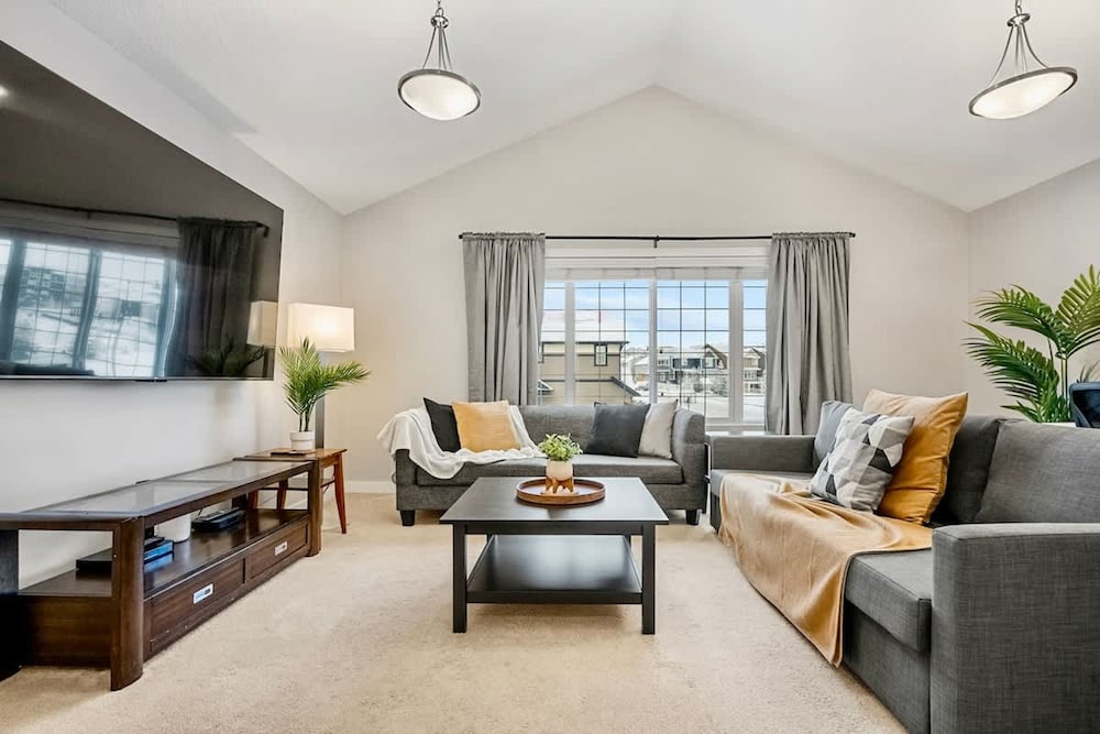 The Mask - 5BD - Movie Room - Kidfriendly