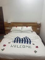 Mandhoo Inn