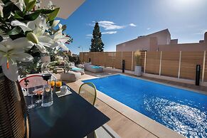 Flos Apartments