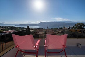 Flos Apartments