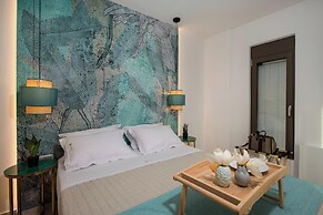 Flos Apartments