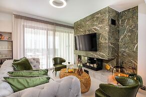 Flos Apartments