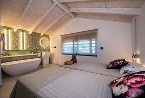 Flos Apartments