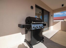 Flos Apartments