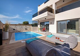 Flos Apartments