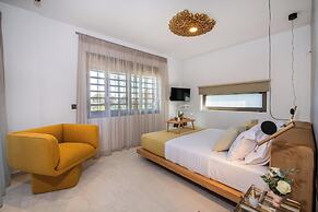 Flos Apartments