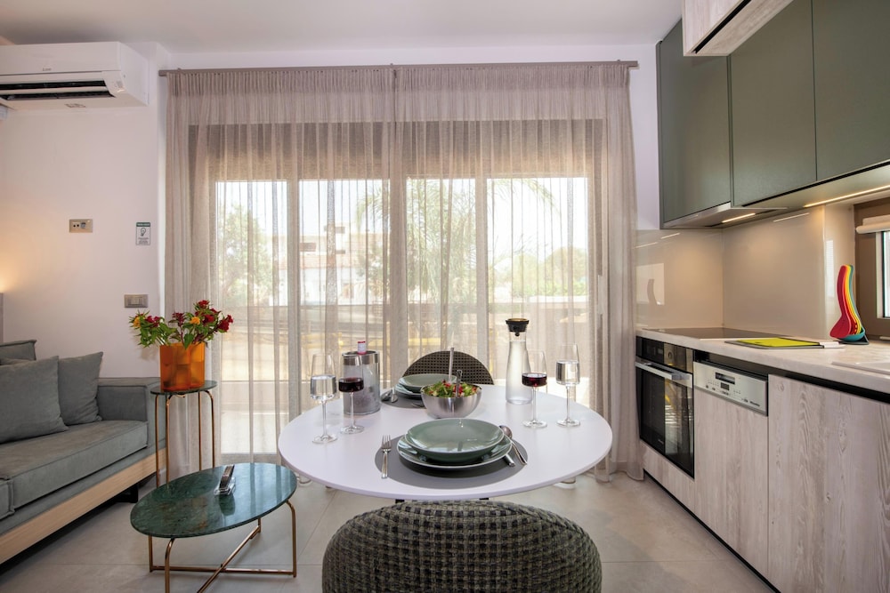 Flos Apartments