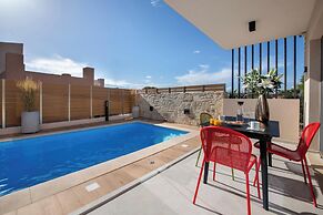 Flos Apartments