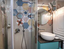 Flos Apartments