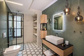 Flos Apartments