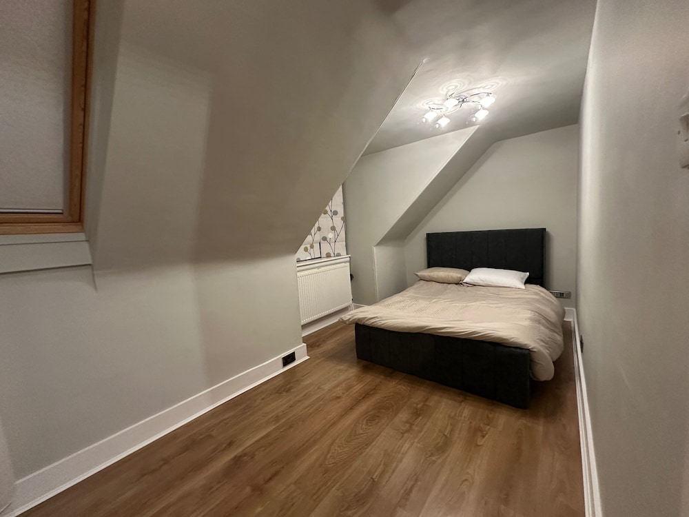 Cozy Aberdeen Cottage With 3 Bedrooms