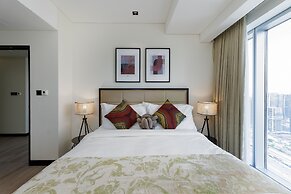 Chic 1BR in Dubai Marina w Direct Mall Access
