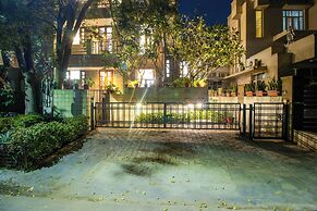 Opulent Antique 6BR Villa in Gurugram