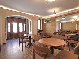Senator Hotel