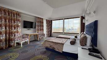 Senator Hotel