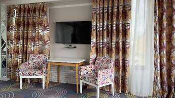 Senator Hotel