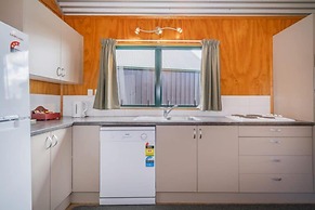 Cooks Beach Resort