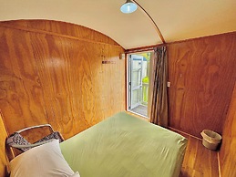 Cooks Beach Resort