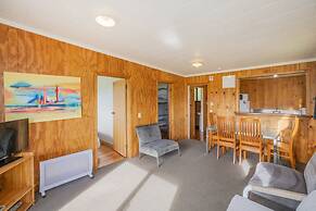 Cooks Beach Resort