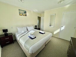 Cooks Beach Resort