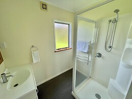 Cooks Beach Resort