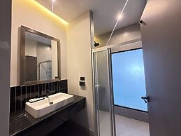 Leon's Loft House