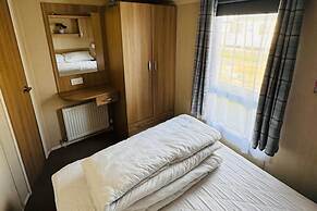Statichome-sleeps6-lakeview-balcony-parking-petsok