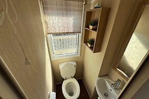 Statichome-sleeps6-lakeview-balcony-parking-petsok